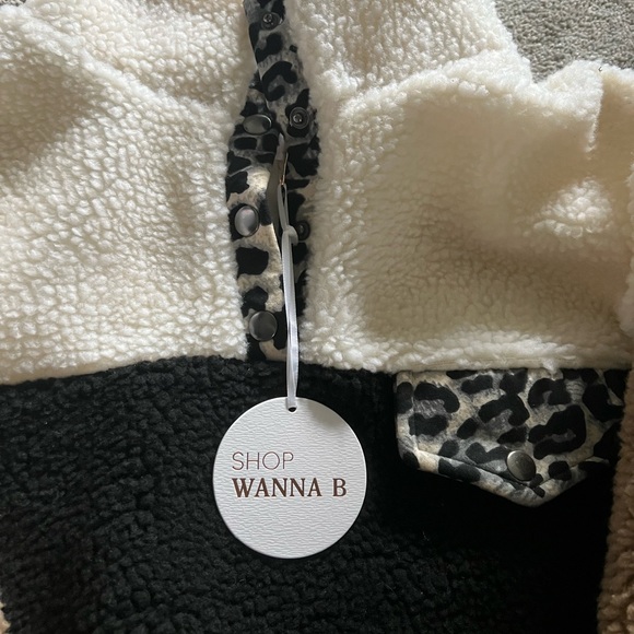 Shop Wanna B Sherpa pullover XL - Picture 2 of 2